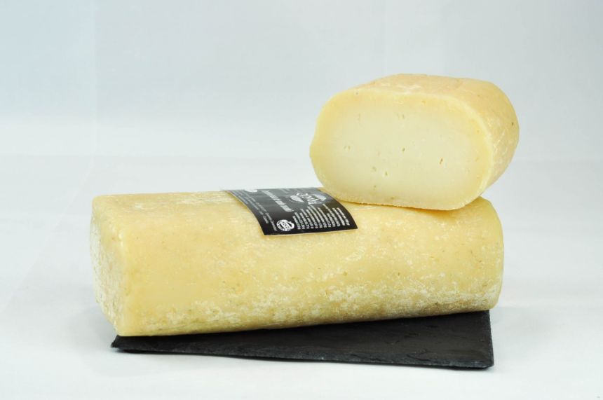 ¿Qué es el Queso Pata de Mulo y por qué es uno de los quesos más representativos de León?